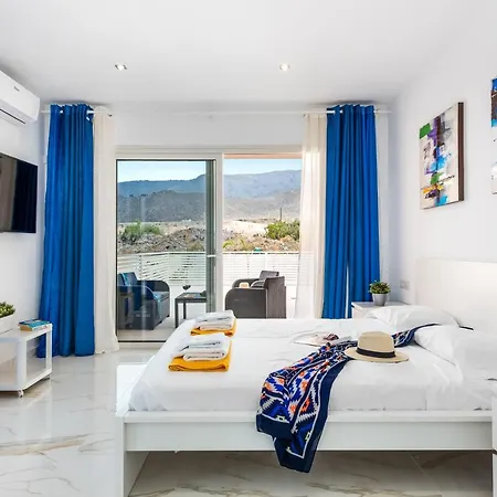 Infinity Almendro, Bbq, Heated Private Swimming Pool! Vila