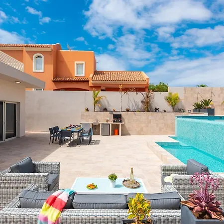 Vila Infinity Almendro, Bbq, Heated Private Swimming Pool! Costa Adeje (Tenerife)
