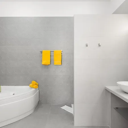 Infinity Almendro, Bbq, Heated Private Swimming Pool! Costa Adeje (Tenerife)