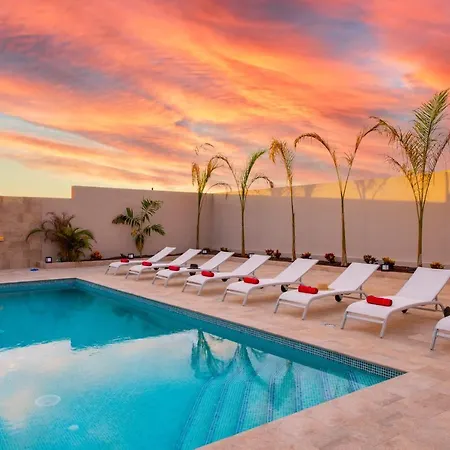 Infinity Almendro, Bbq, Heated Private Swimming Pool! أذيخي