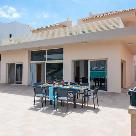 ヴィラ Infinity Almendro, Bbq, Heated Private Swimming Pool!