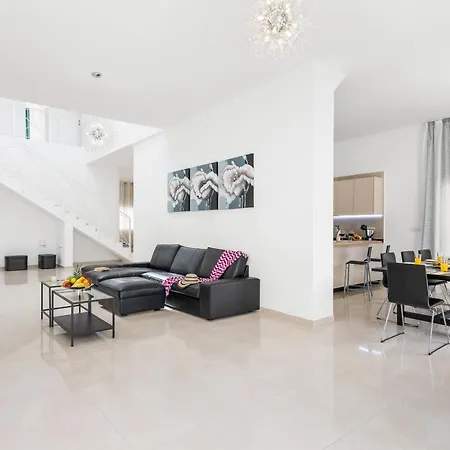 Infinity Almendro, Bbq, Heated Private Swimming Pool! فيلة