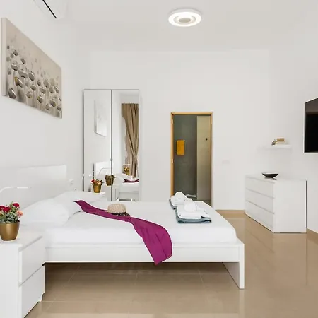 Infinity Almendro, Bbq, Heated Private Swimming Pool!