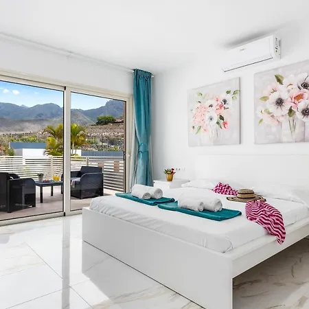 Infinity Almendro, Bbq, Heated Private Swimming Pool! アデヘ